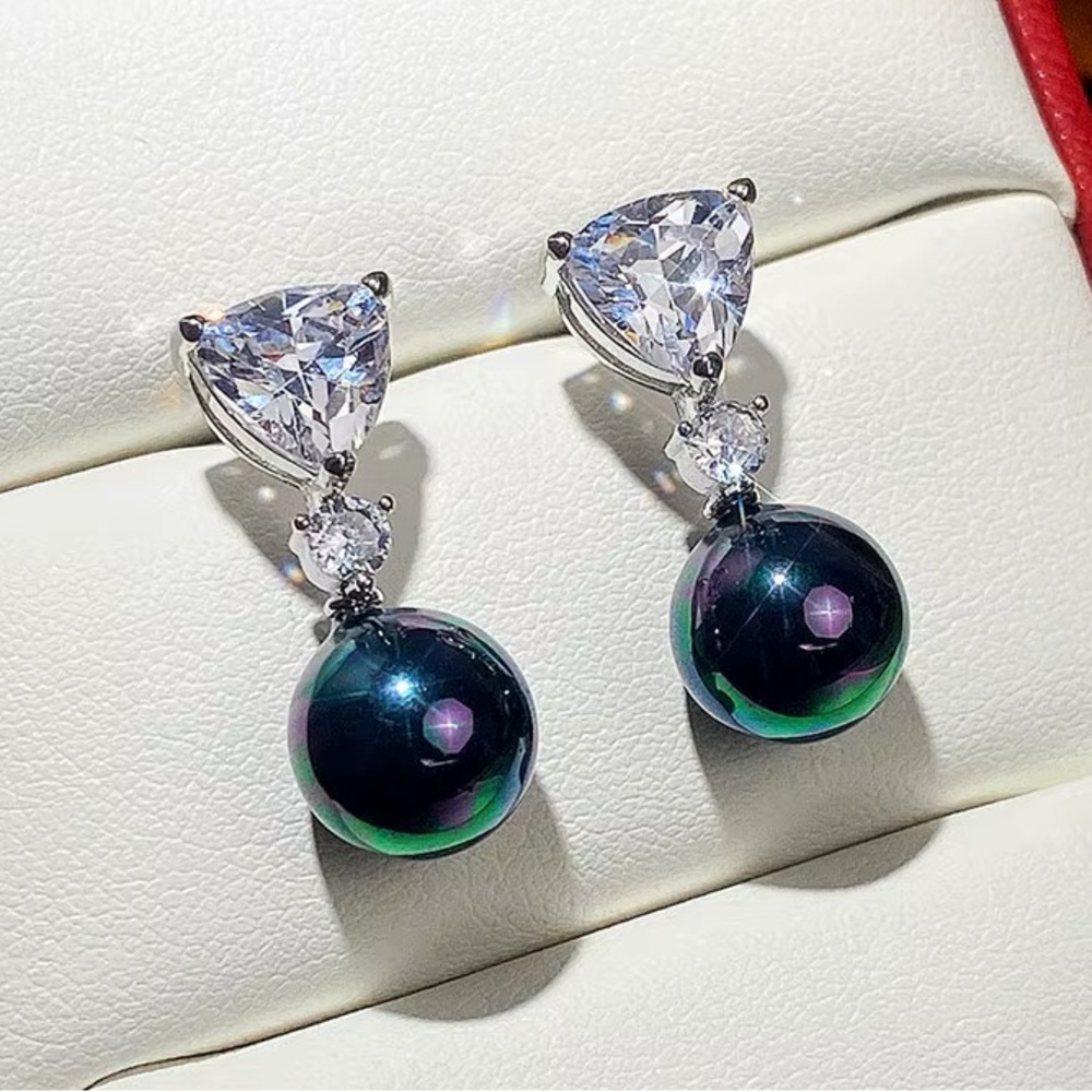 - 🖤Luxurious  Trillion Cut Zircon & Simulated Tahitian Pearl Drop Earrings”